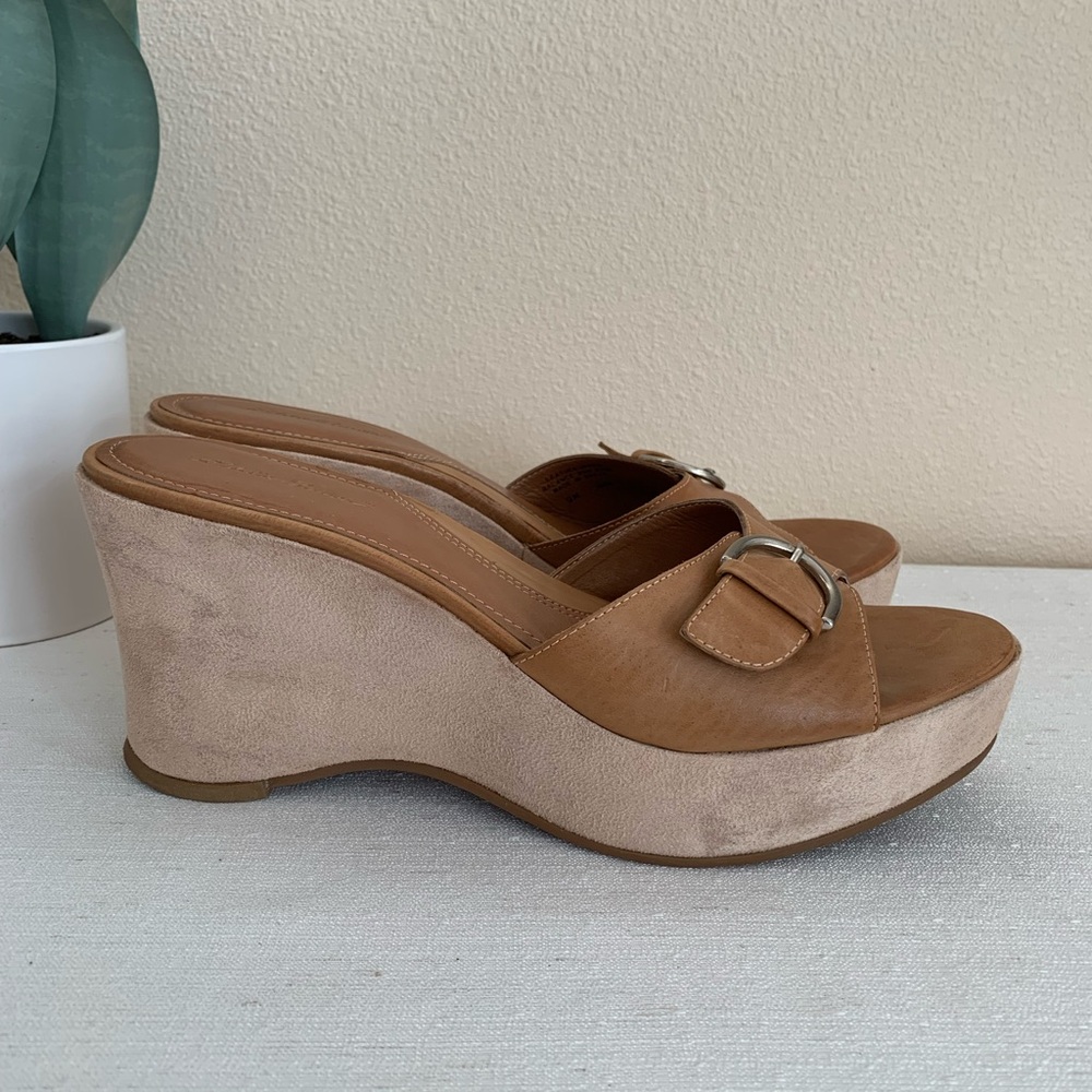 Eddie Bauer Tan Leather Buckle Wedge Slide Sandals Woman’s 9M Brazil